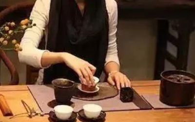 三才蓋碗的正確拿法，三才蓋碗抓碗法圖解