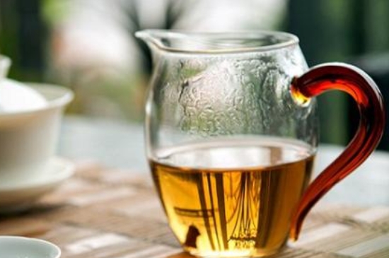 福鼎白茶能長(zhǎng)時(shí)間悶泡嗎，老白茶可以悶著喝嗎？