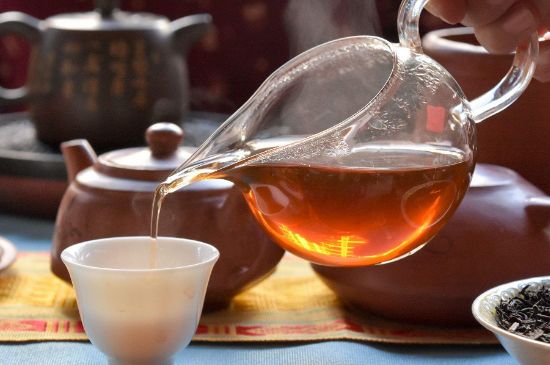 老茶浸蜜有什么功效，茶葉浸蜂蜜治咳嗽