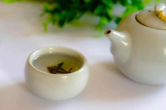 綠茶碧螺春怎么泡簡易步驟，沖泡碧螺春的十二步驟口訣