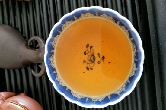 大紅袍第一泡要倒掉嗎，洗茶水需倒掉但第一泡出湯