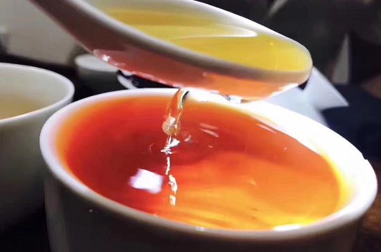 女人喝肉桂紅茶有什么好處，肉桂加紅茶的功效與作用