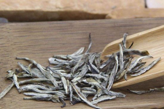 春茶季怎么辨別白毫銀針的好壞，好的白毫銀針如何選購？