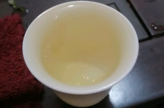 春茶上市白茶的好壞怎么區(qū)分，春白茶怎么分辨好不好？