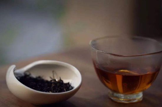 泡好的茶水放冰箱能保存多久，泡好的茶冷藏放多久？