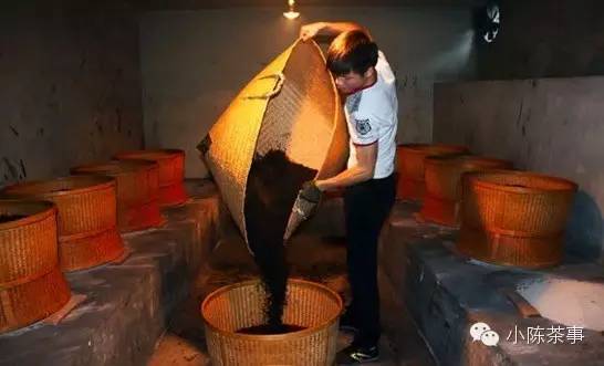 怎樣炭焙巖茶？揭秘武夷巖茶的炭焙技藝