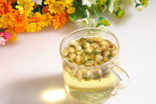 喝菊花茶有什么效果，女人長(zhǎng)期喝菊花茶好嗎？