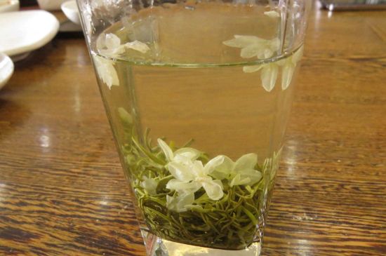 茉莉龍珠可以和什么一起泡茶，茉莉龍珠茶能加蜂蜜嗎？