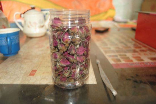 玫瑰花茶上火嗎，盲目喝玫瑰花茶易上火