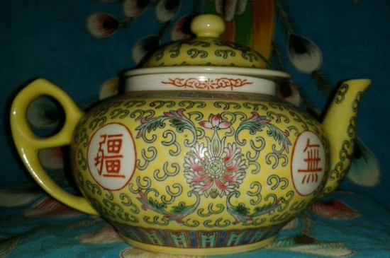 瓷壺適合泡什么茶，瓷器茶具喝什么茶好