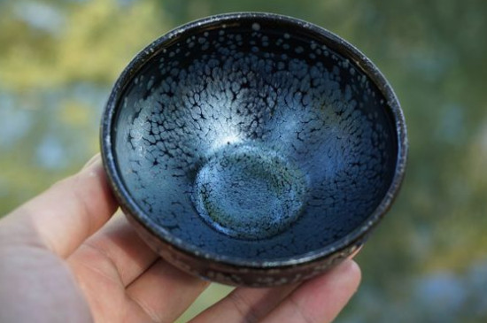 怎么鑒別建盞化學(xué)釉，真假建盞的對(duì)比與辨別