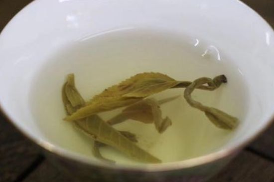 茉莉龍珠泡開后為什么都是梗，茉莉龍珠泡開后什么樣？