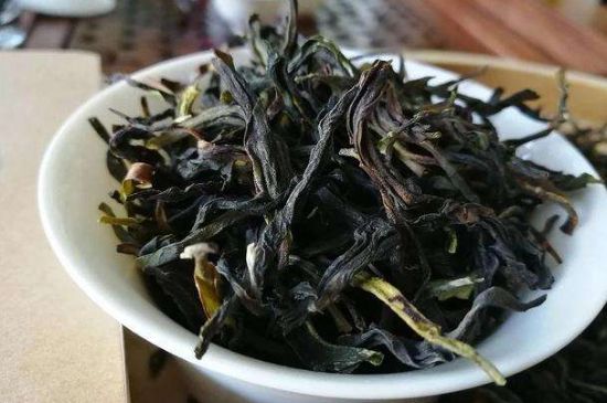 鴨屎香單叢雪片茶的特點(diǎn)，鳳凰雪片茶有什么特點(diǎn)？