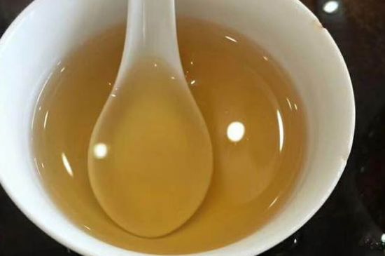 女人喝金駿眉的好處和壞處，女性喝金駿眉可減肥養(yǎng)顏