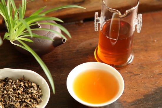 飯后多長時間喝六堡茶最好，六堡茶一天喝多少