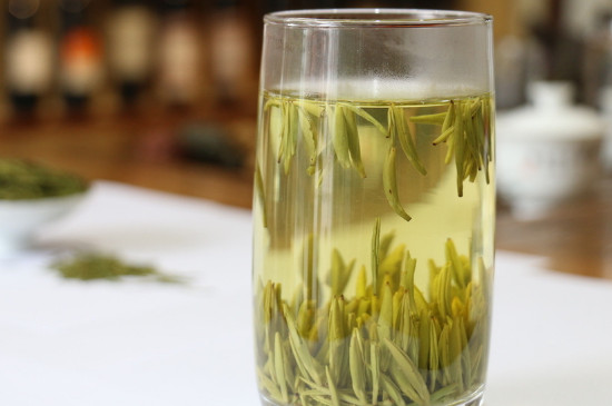 竹葉青茶泡不立起來怎么回事，竹葉青茶怎么泡立起來