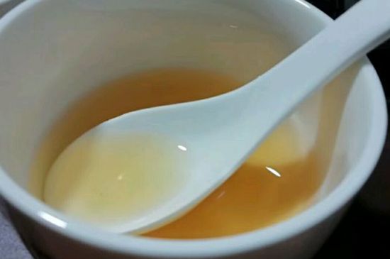 女人喝紅茶好還是喝普洱茶好，普洱茶和紅茶哪個(gè)適合女人喝