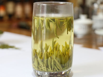 竹葉青茶怎么樣，檔次較高味道略苦價格比較貴