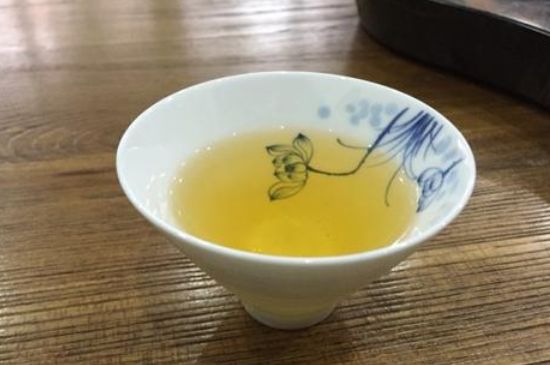 鴨屎香單叢雪片茶的特點(diǎn)，鳳凰雪片茶有什么特點(diǎn)？
