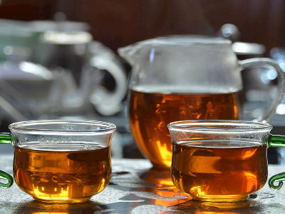 紅茶和綠茶的區(qū)別，常喝紅茶好還是綠茶好？