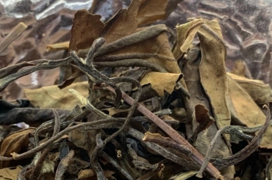 老白茶上火還是去火？夏季喝煮的老白茶會(huì)容易上火！