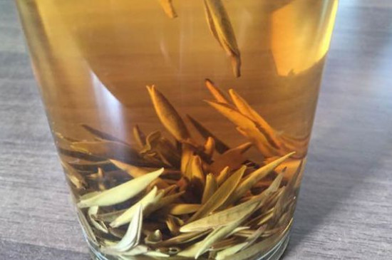 白毫銀針年份久的有什么香，陳年白毫銀針的香氣