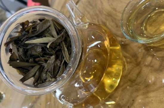 白茶三年為藥七年為寶的原理，為什么說一年茶三年藥七年寶？