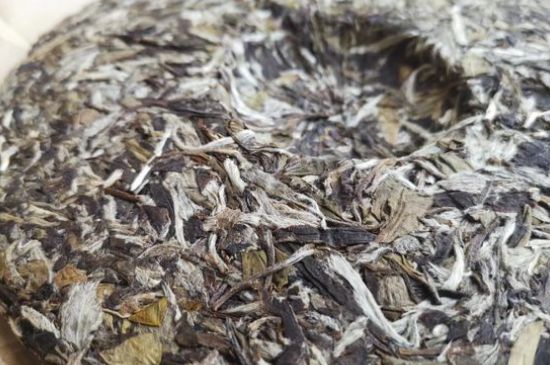 7年壽眉和2年白牡丹哪個好，老白茶壽眉與白牡丹的口感區(qū)別