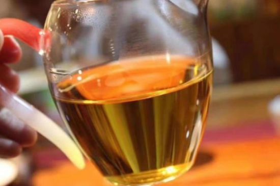 女人晚上喝紅茶好嗎，女人紅茶啥時候喝最好？