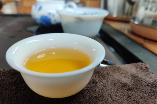 蜜蘭香好還是鴨屎香好，鳳凰單叢茶蜜蘭香和鴨屎香特點(diǎn)有哪些？