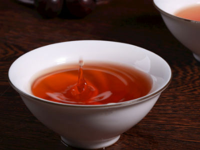 紅茶和綠茶的區(qū)別，常喝紅茶好還是綠茶好？